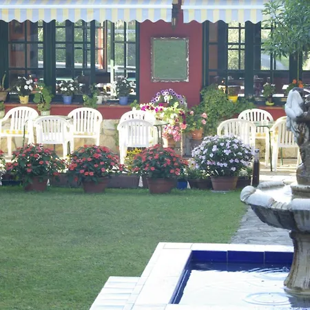 Aldea Del Trasgu فندق